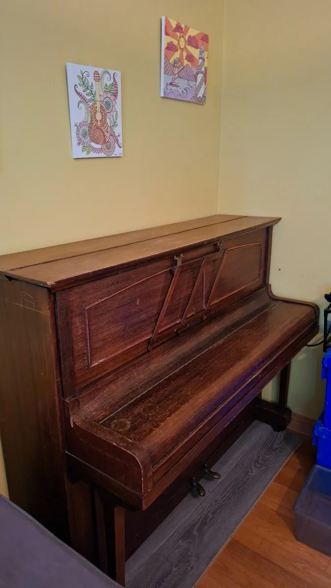 Piano - Image 1