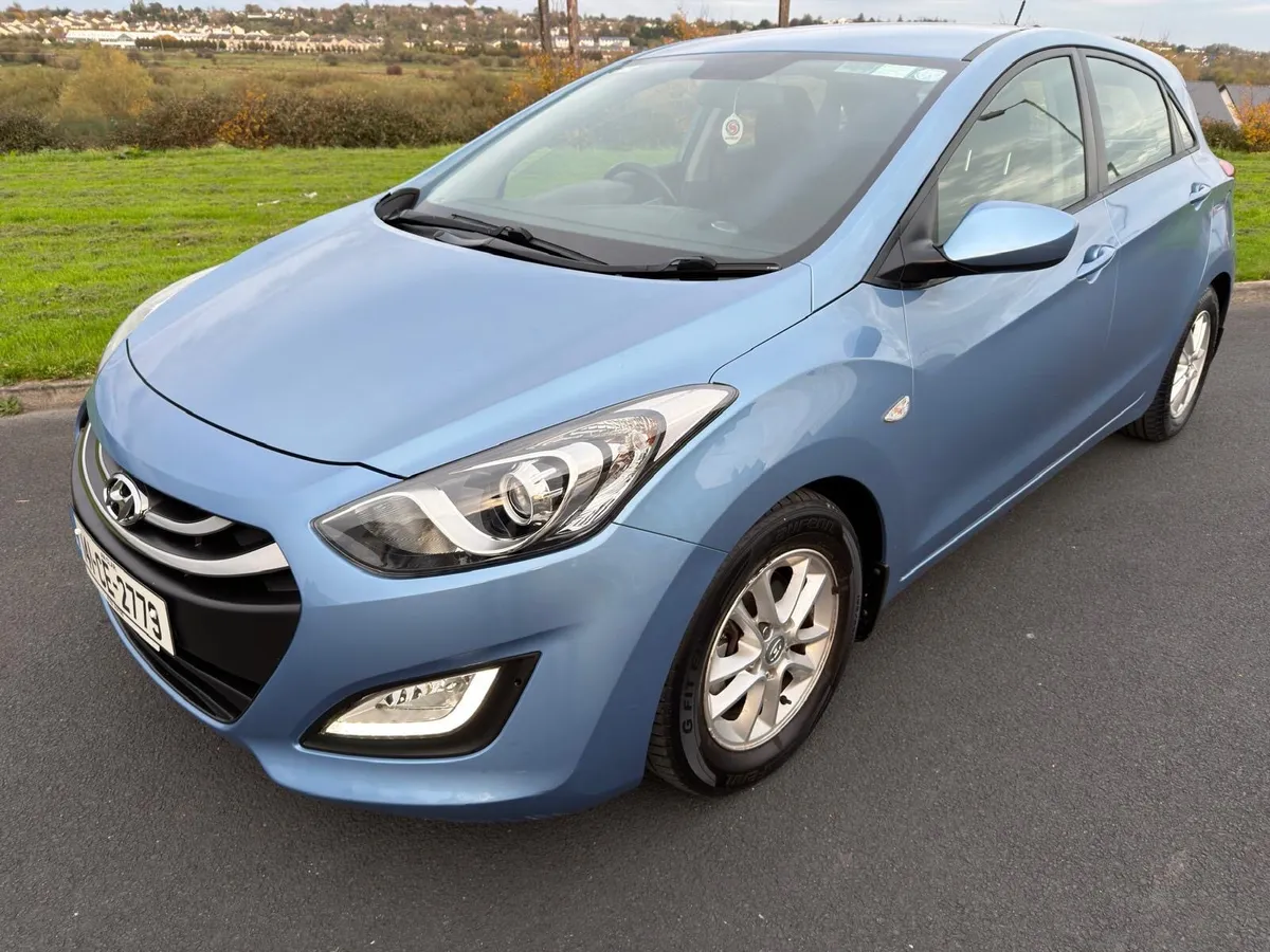 V Low Mileage 2014 Hyundai i30 1.4 Petrol - Image 3