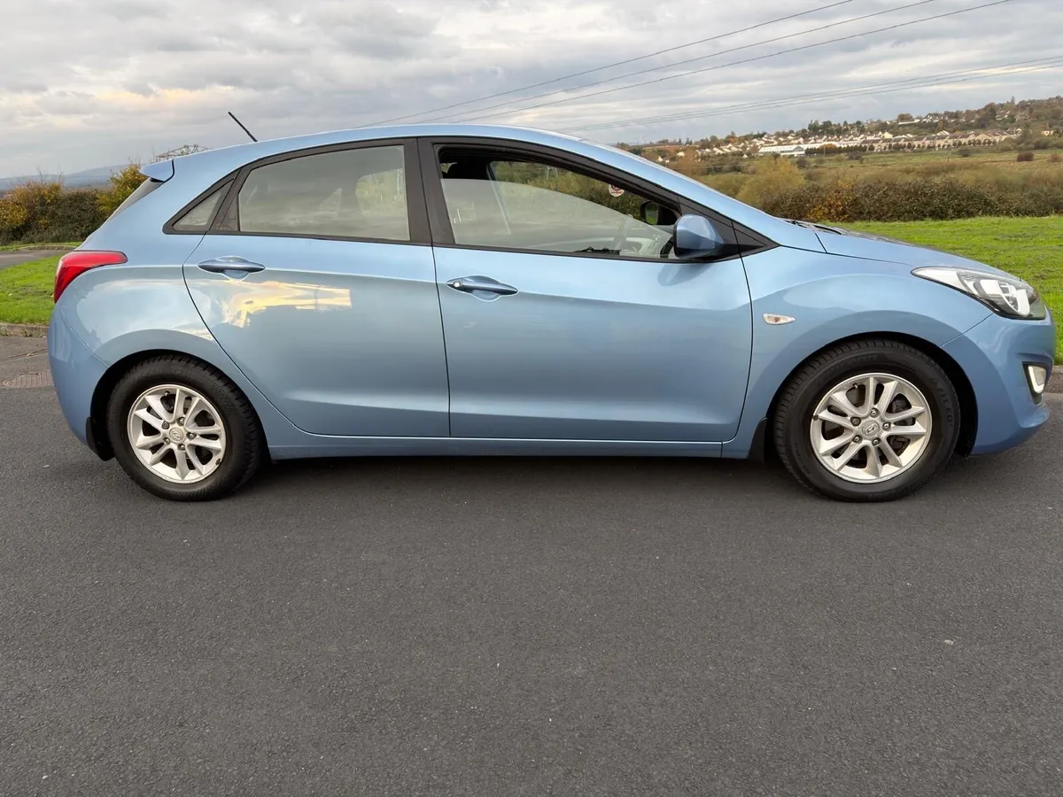 V Low Mileage 2014 Hyundai i30 1.4 Petrol - Image 4