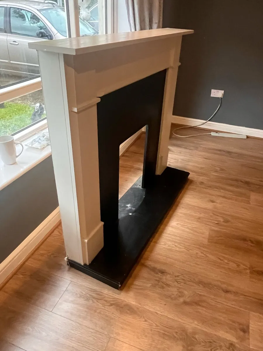 Electric fire and wooden surround - Image 3