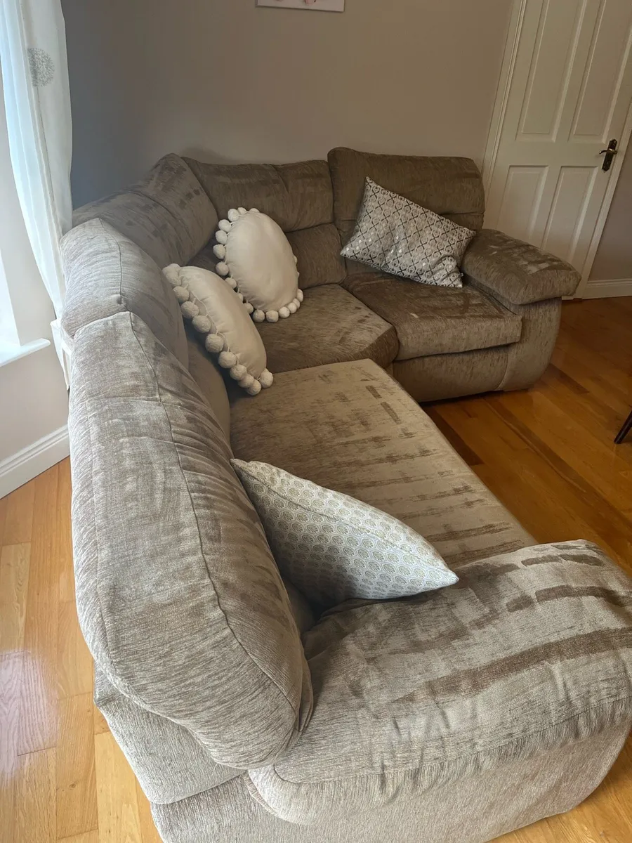 Corner couch - Image 2