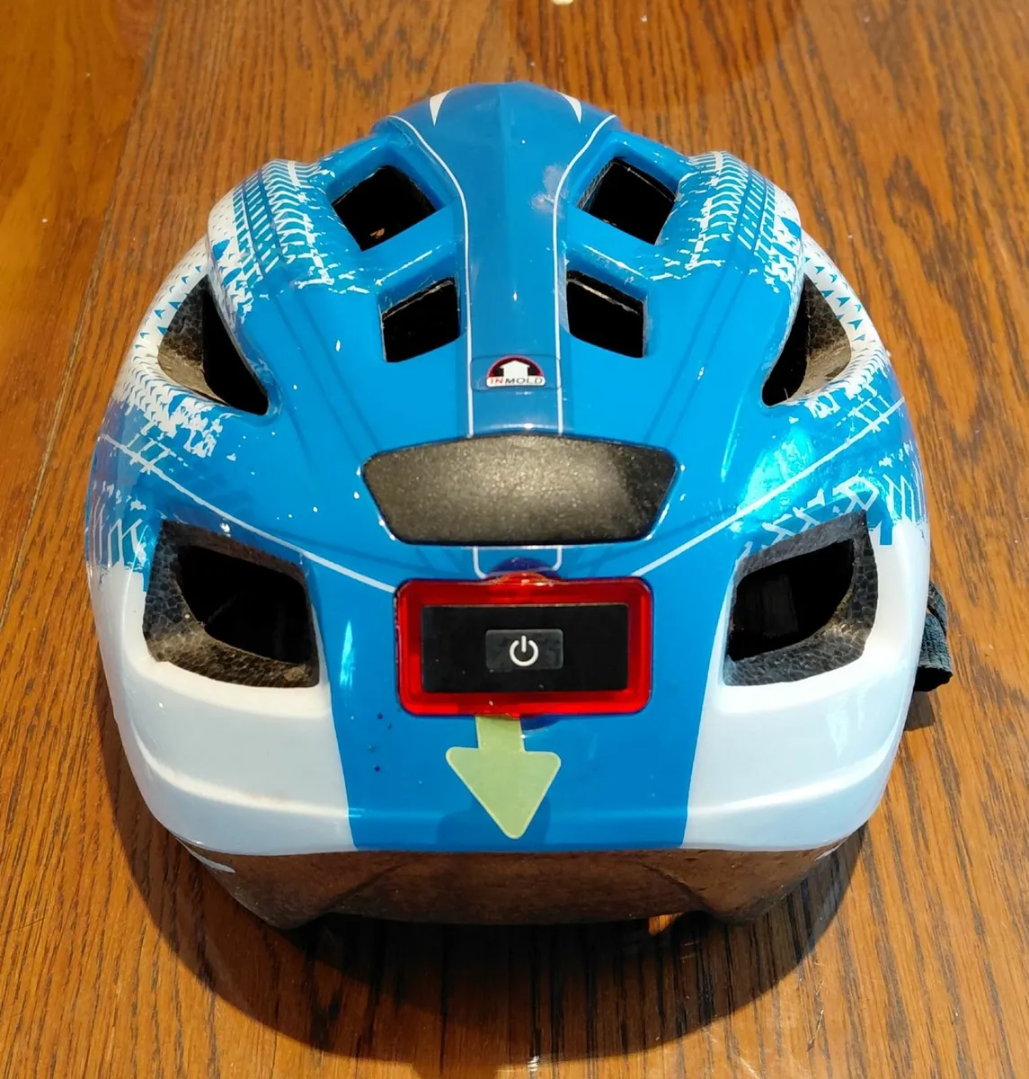 Cycling helmets - Image 1