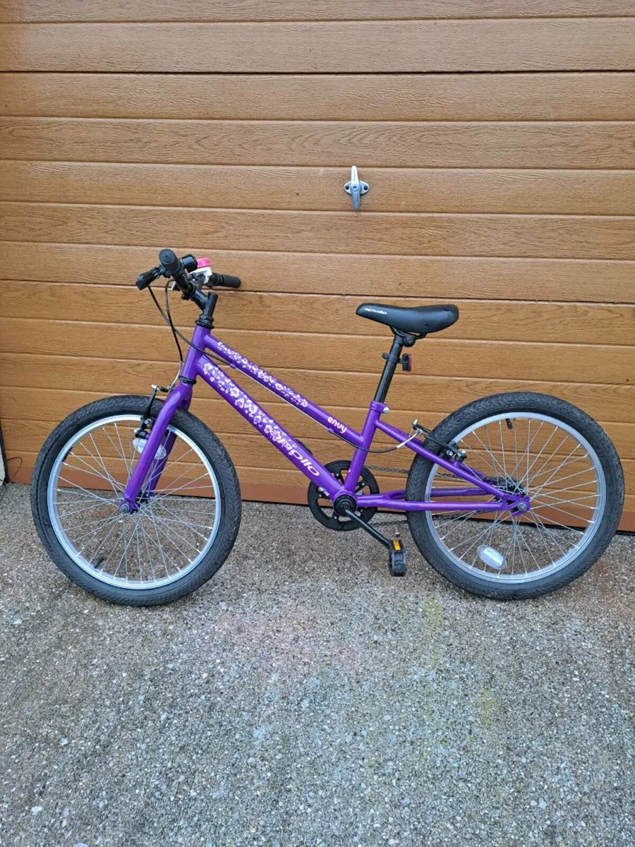 6 9 year old girls bike - Image 1