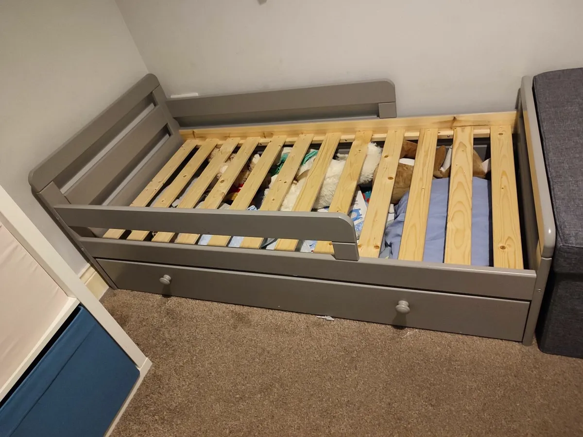 Children's bed - Image 1