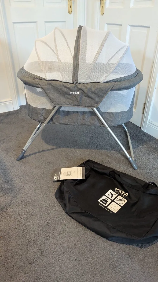 Inovi Cocoon Folding Crib/ Travel Cot - Image 2