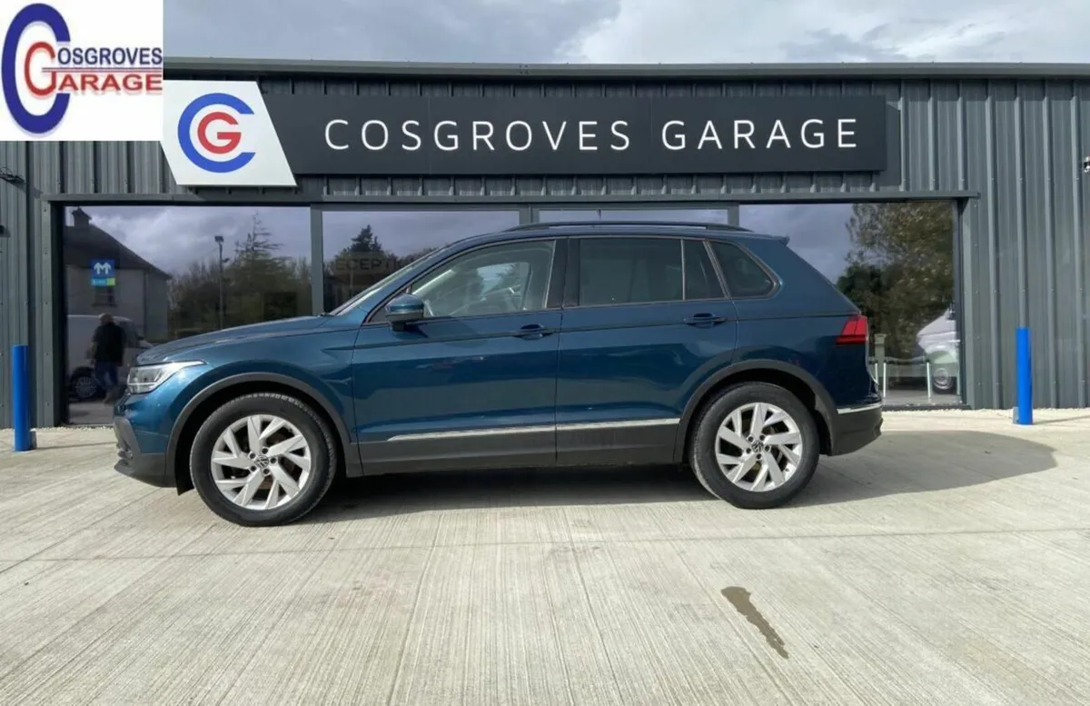 2022 Volkswagen Tiguan - Image 2