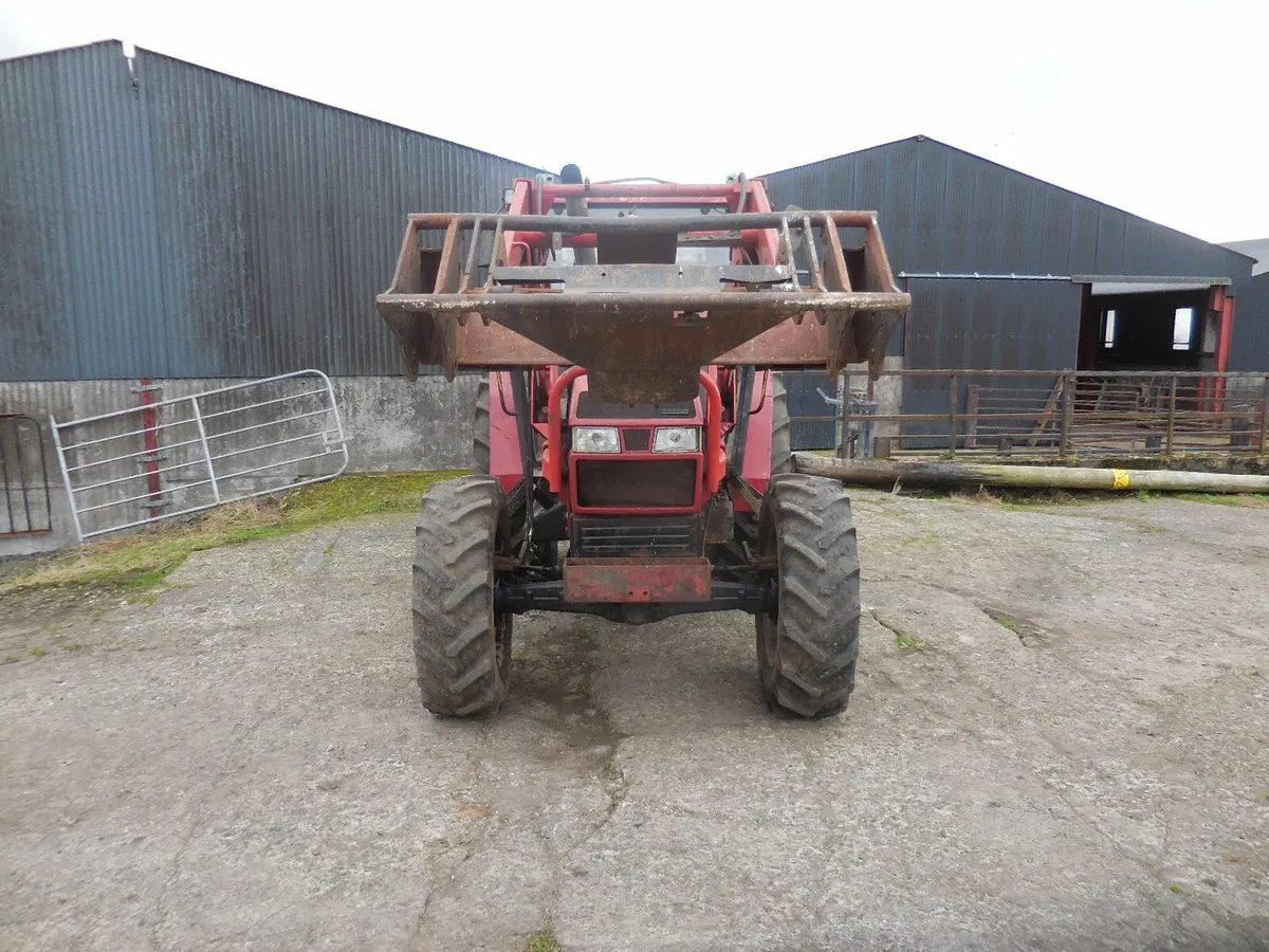 CASEIH 4230 AND LOADER - Image 3