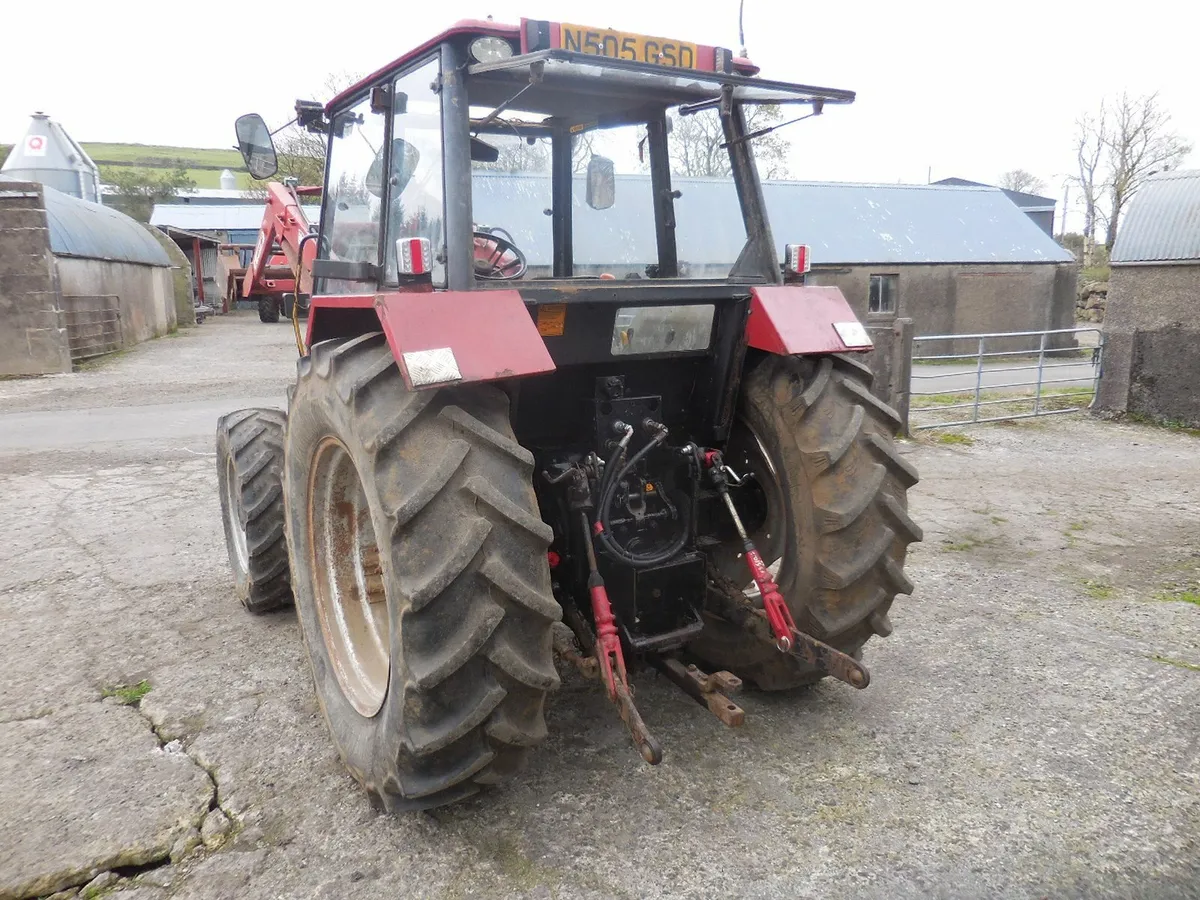 CASEIH 4230 AND LOADER - Image 4