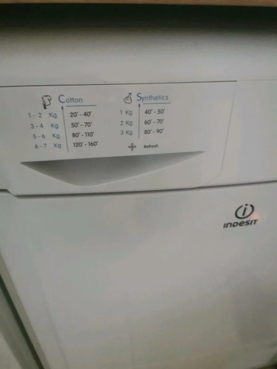 Free Indesit IDC75 Tumbler Dryer - Image 3