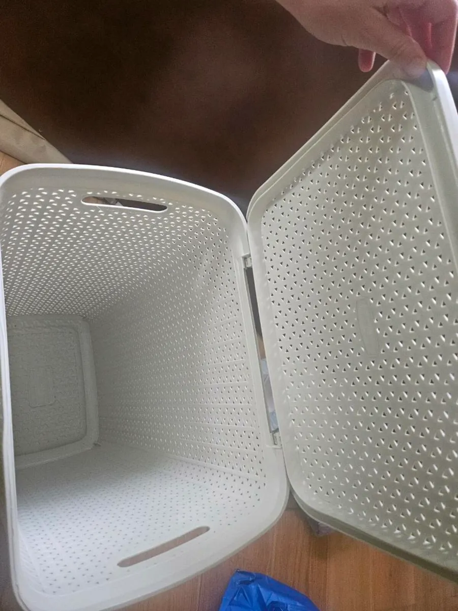 Plastic laundry basket - Image 3