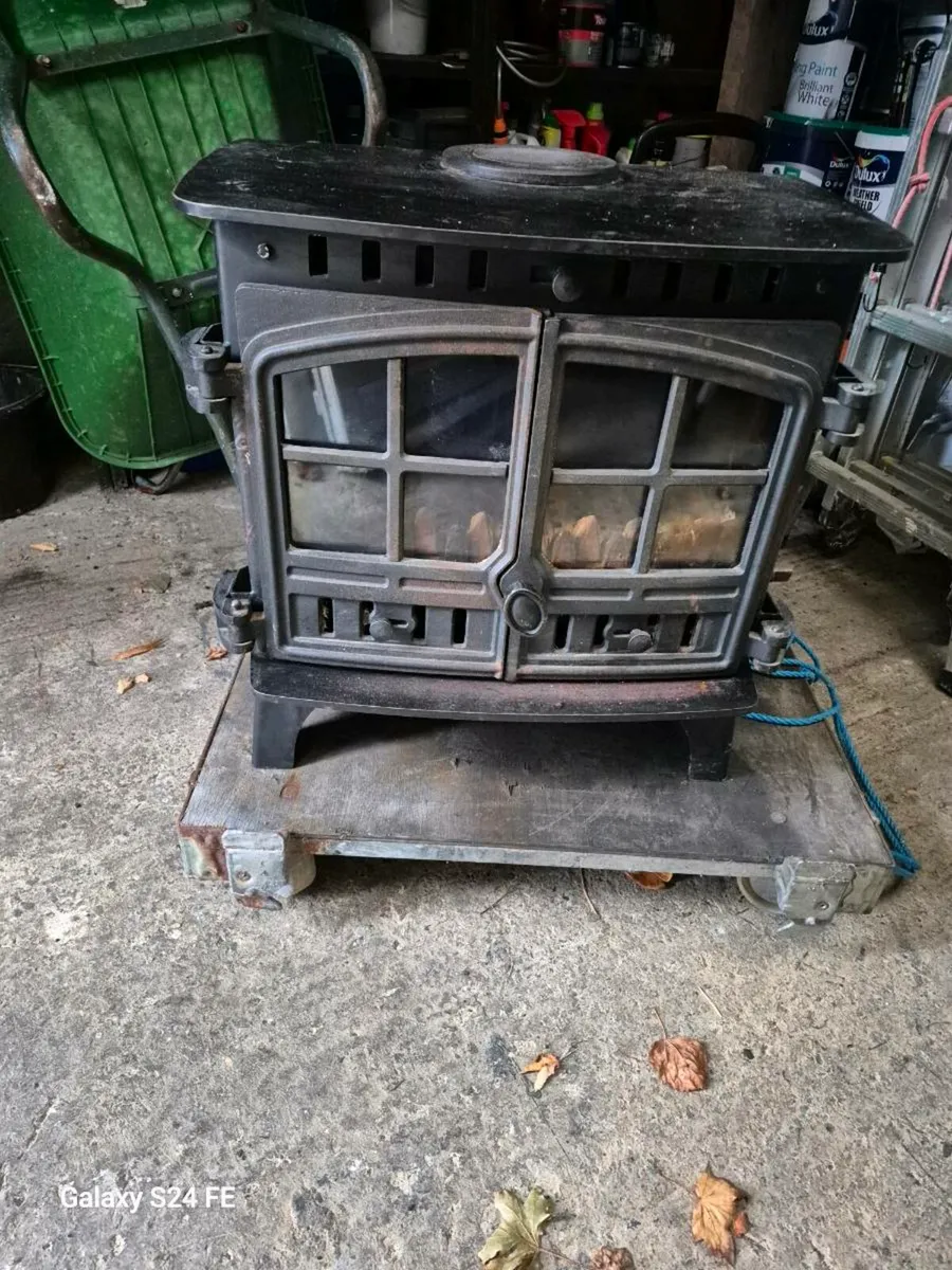 SOLID FUEL STOVE - Image 1