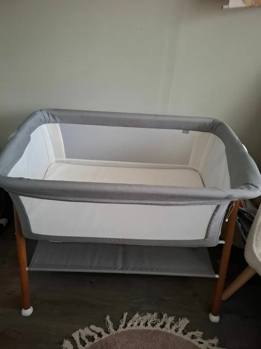 Babylo You and Me Crib - Image 2