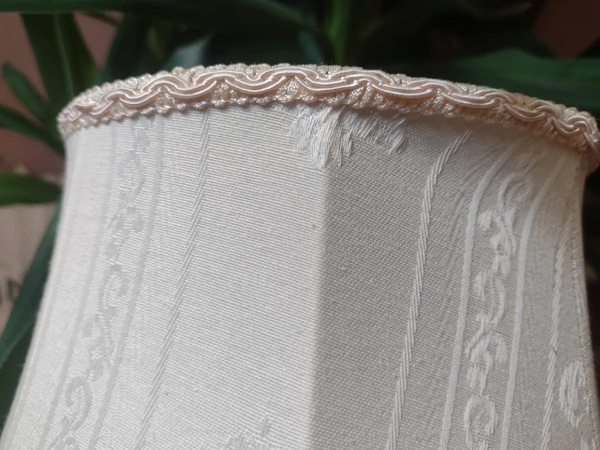 Paisley print lamp shade with fringe - Image 4