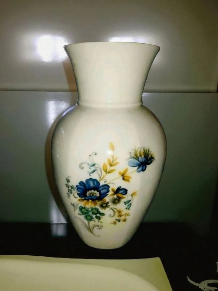 Large, beautiful Royal Tara Blue Cornflower vase - Image 1
