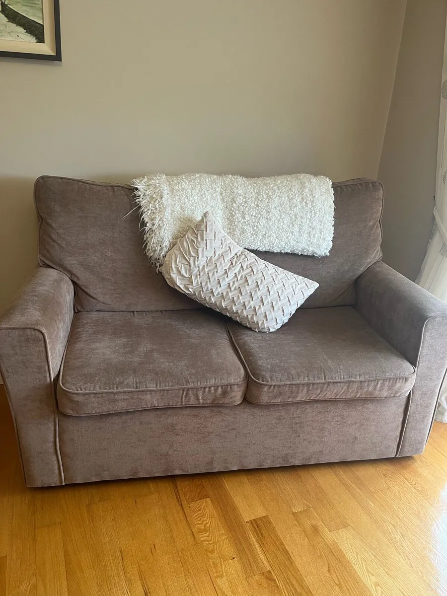 Couch 2 seater - Image 1