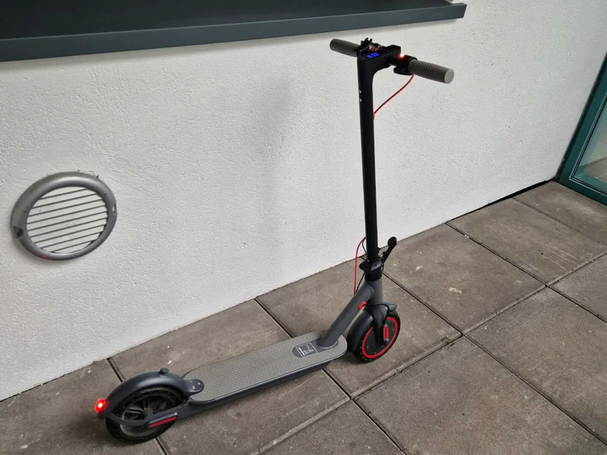 Used Aovopro ES80 Escooter - Image 3
