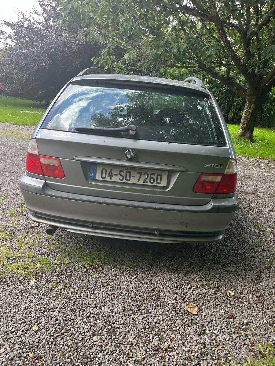 BMW 318i  for parts - Image 4