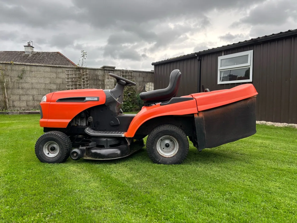 Husqvarna CT151 Ride on Lawnmower - Image 2