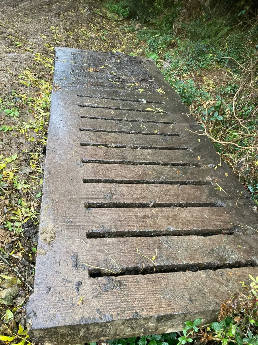 Slat - Image 1