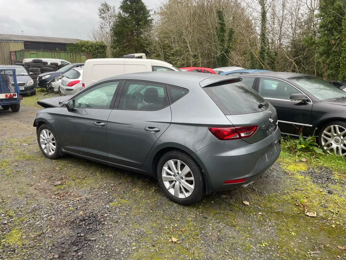161 SEAT Leon 2.0 TDI FR - Image 3