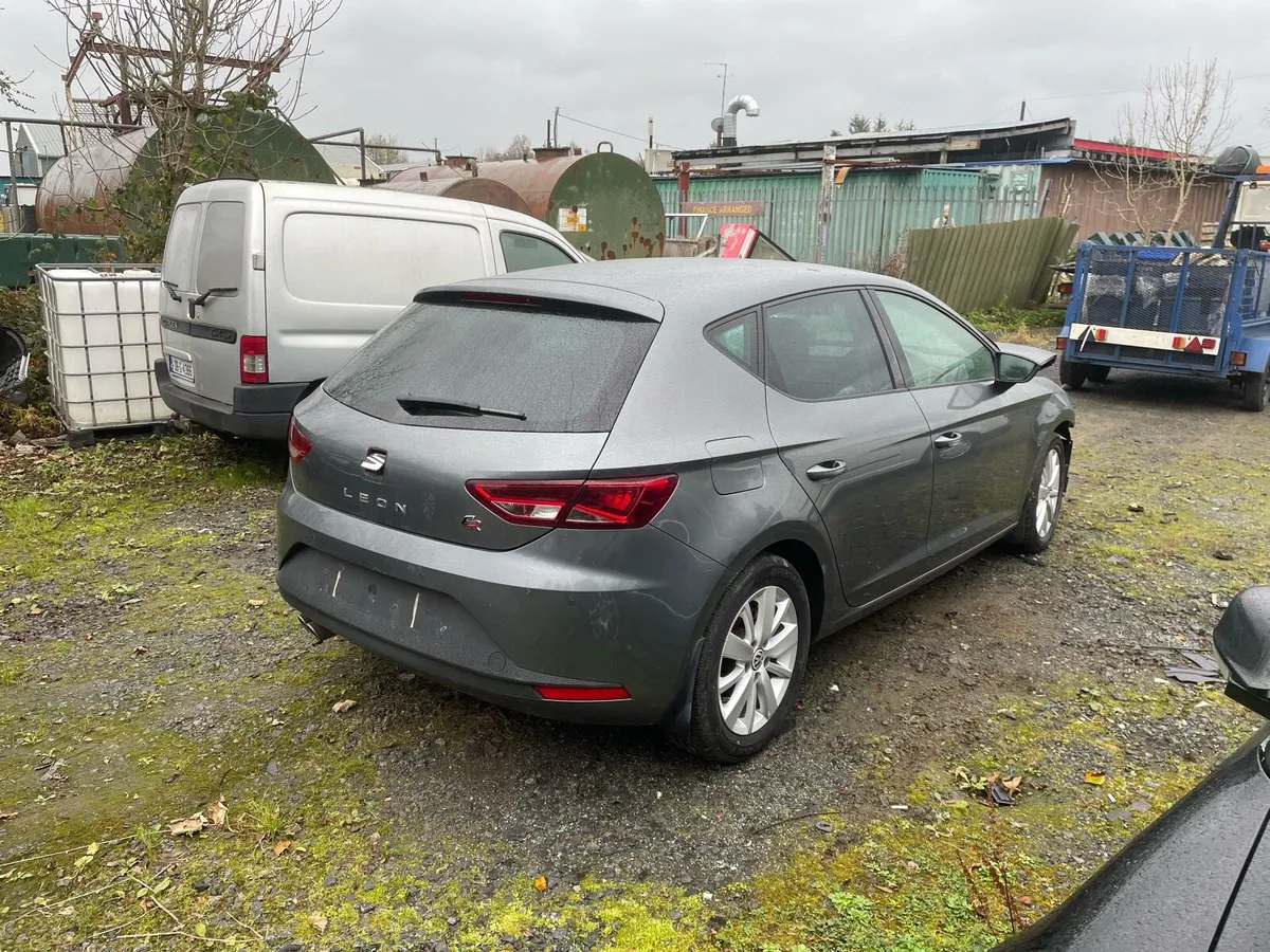 161 SEAT Leon 2.0 TDI FR - Image 4