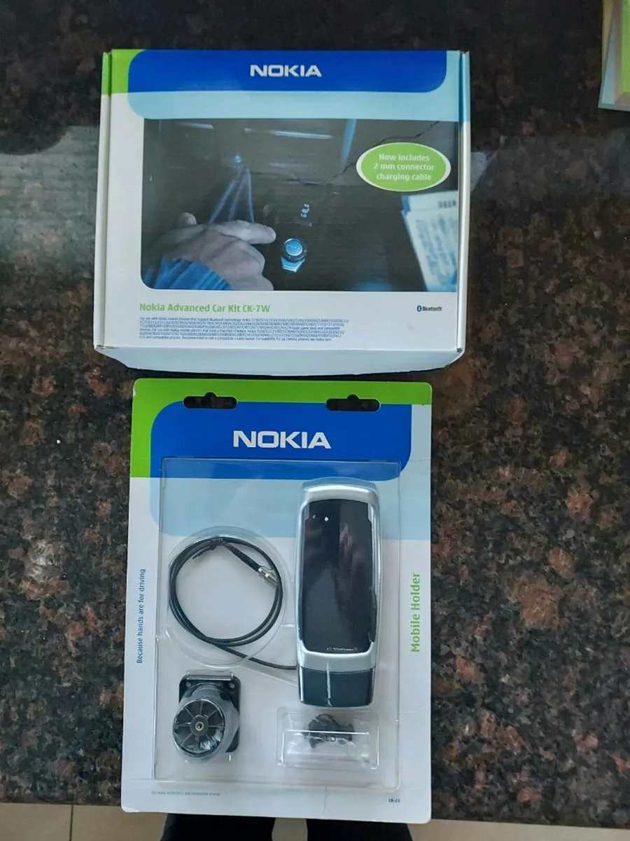Nokia Advanced car kit & mobile holder - Image 1