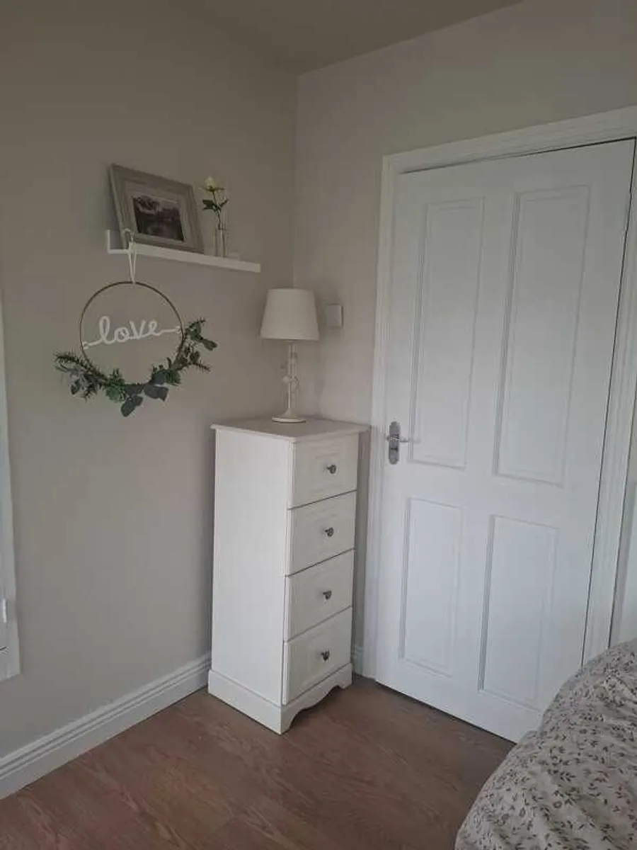 Complete set of bedroom furniture - Image 2
