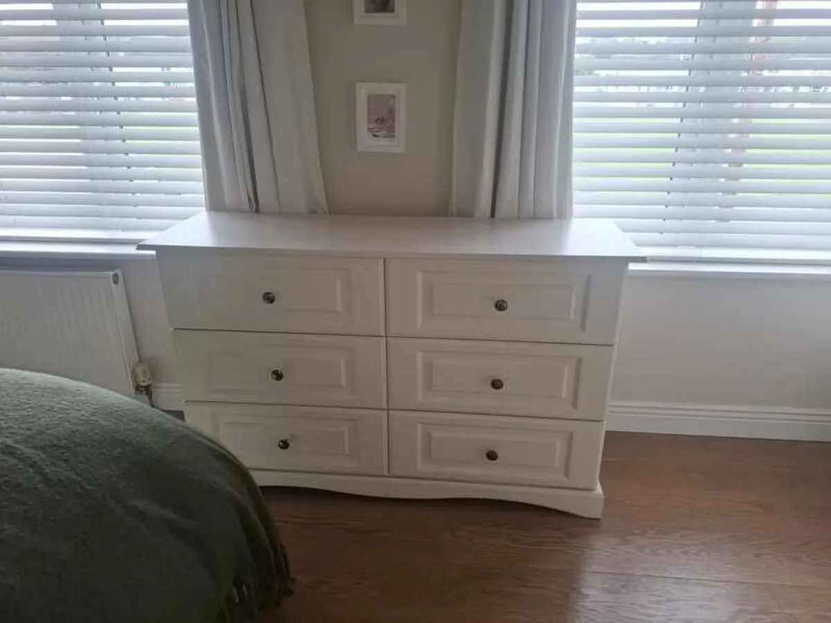 Complete set of bedroom furniture - Image 4