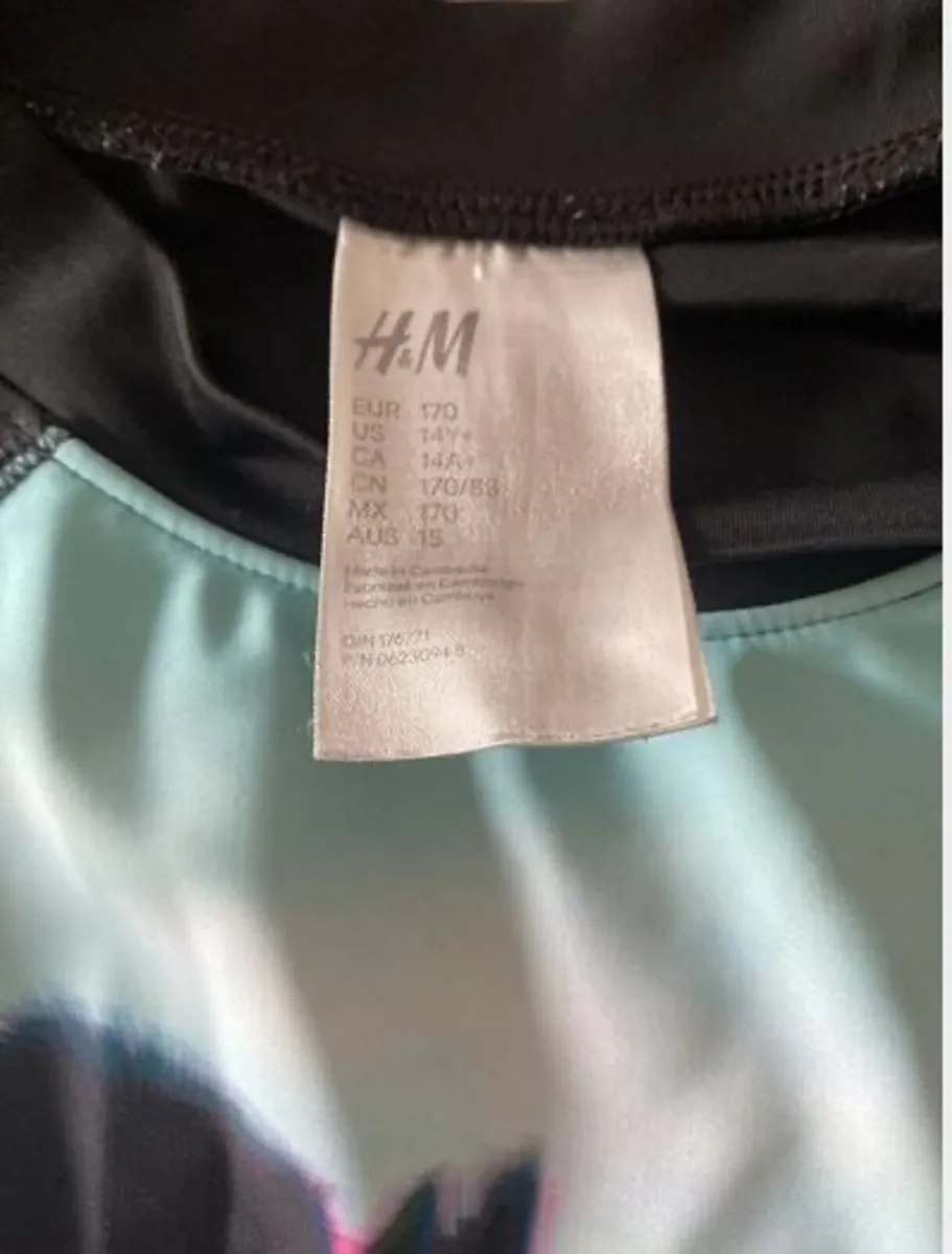 H&M Sun Protector Wet Top - Image 4