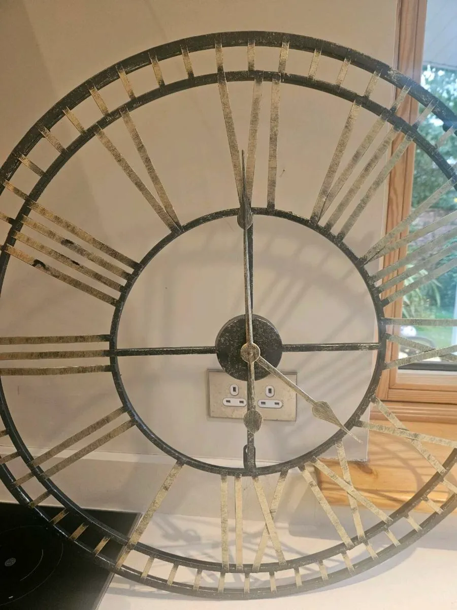 Large wall clock - Image 1