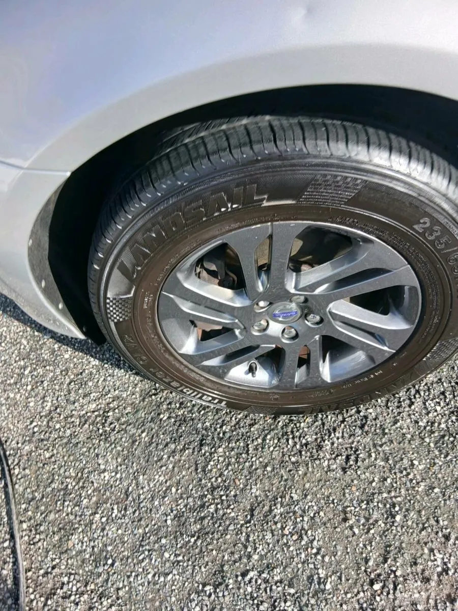 Volvo xc60 - Image 2