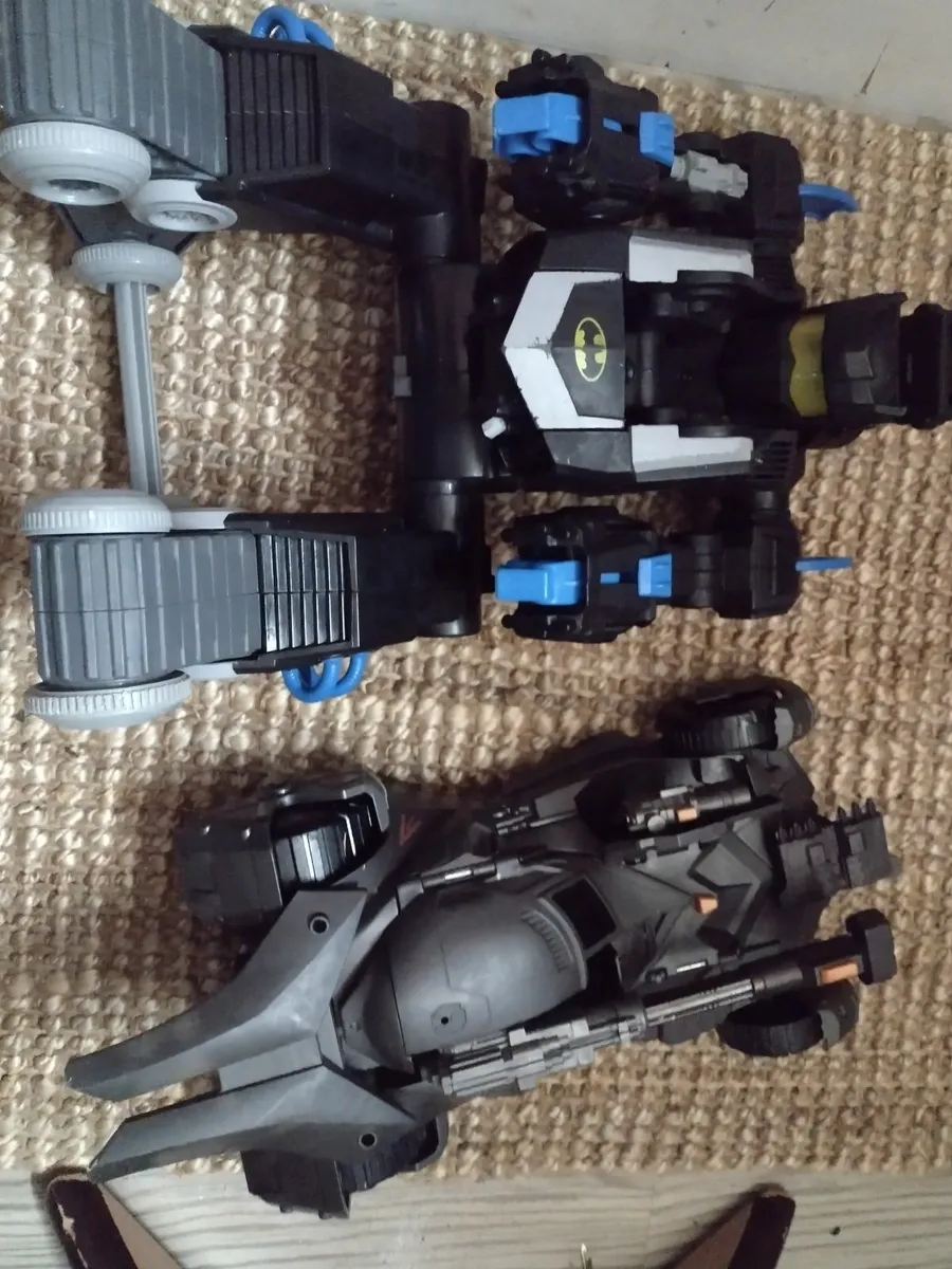 Large robot toys - Image 1
