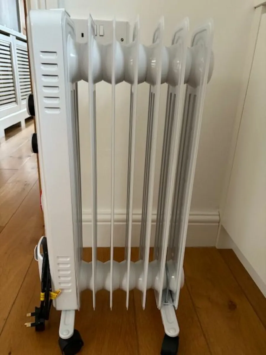 1,500W  portable Oil filled Radiator with timer - Image 1