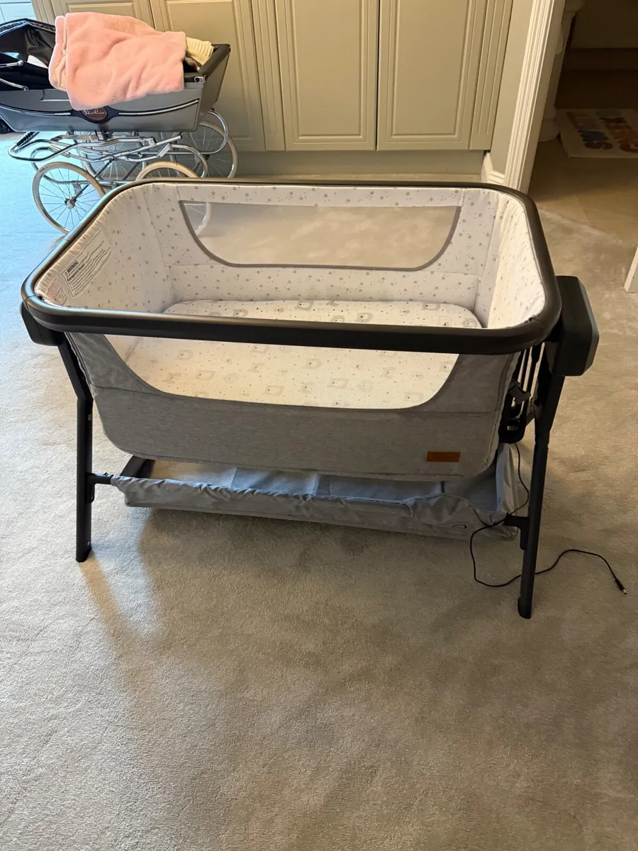 Next to me co sleeper & baby rocker - Image 3
