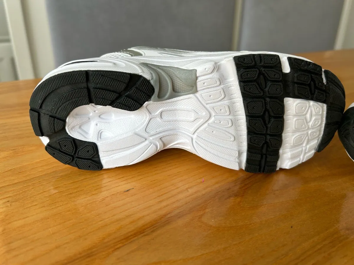 New Balance kids runners - Image 4