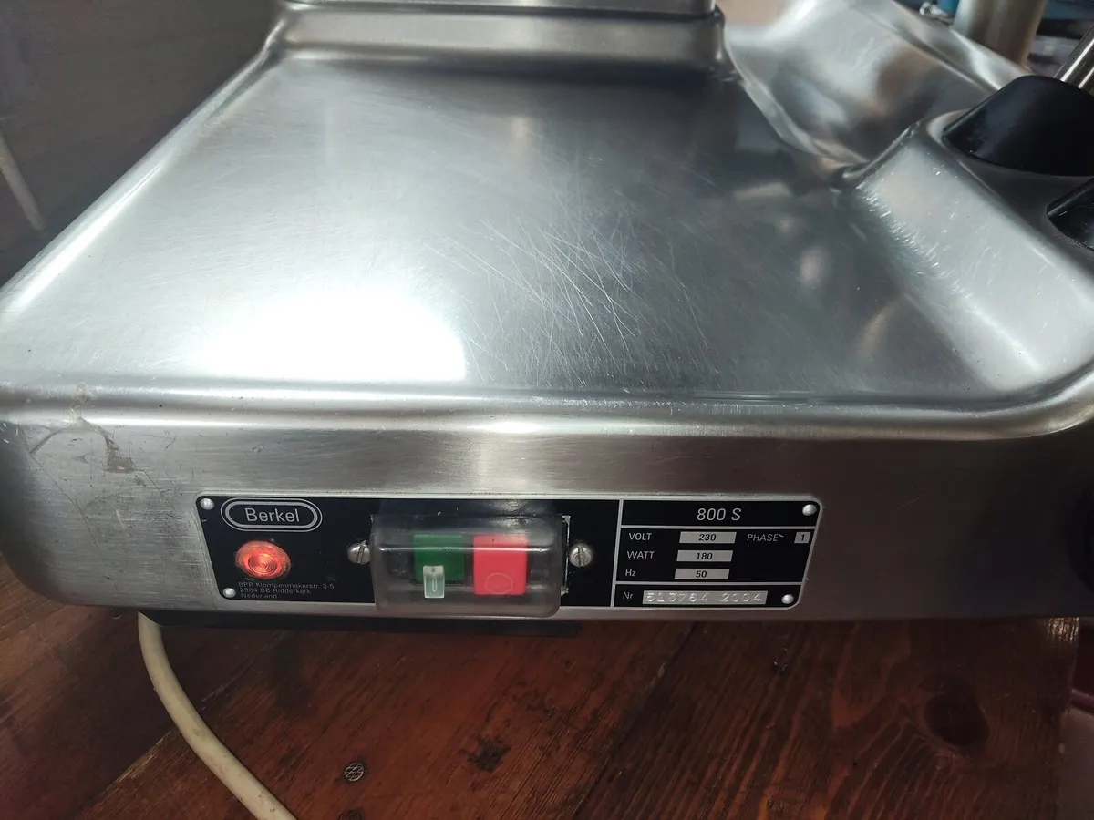 Industrial Berkel cooked meat slicer - Image 4