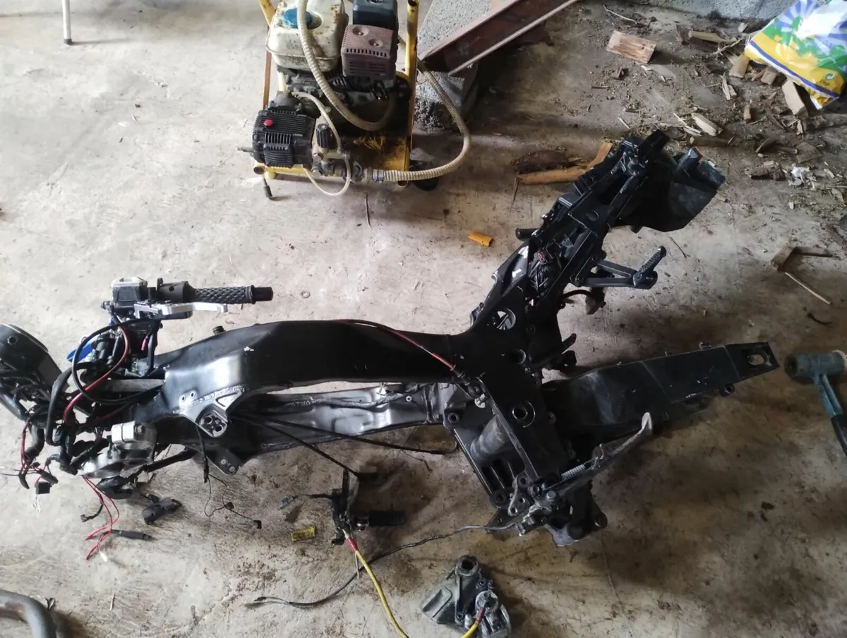 Kawasaki zx9r - Image 2