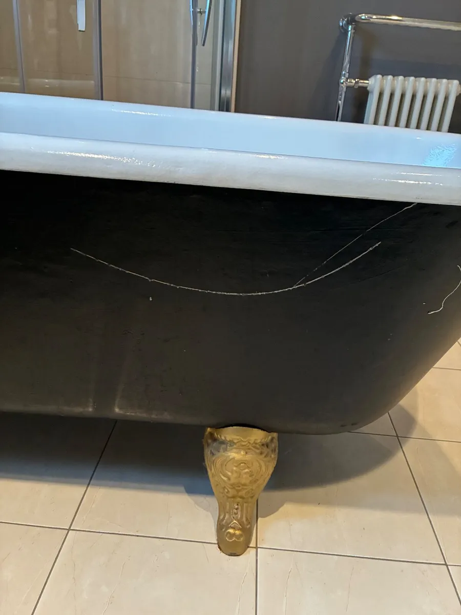 Antique-Style Cast Iron Clawfoot Bath - Image 3