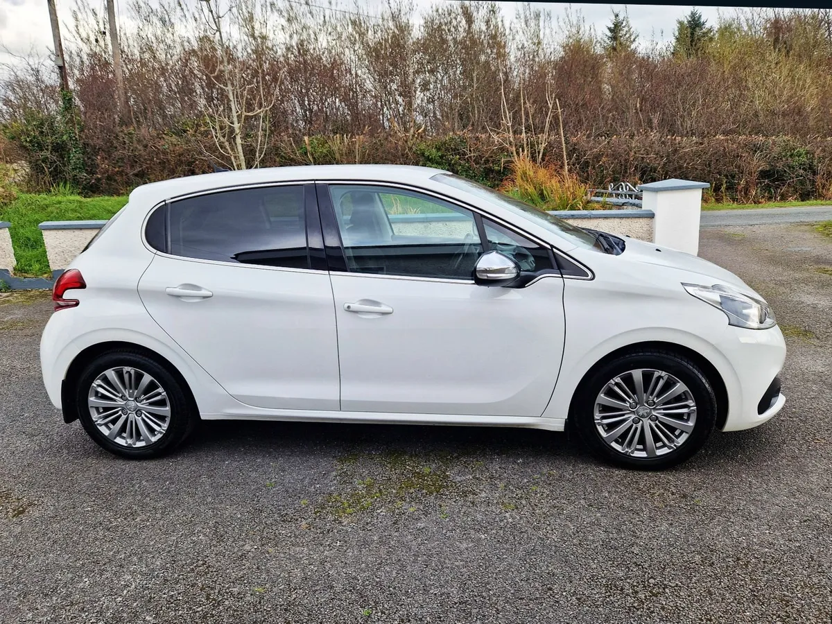 Peugeot 208 1.2 VTI 82 Alure 5DR 82HP - Image 3