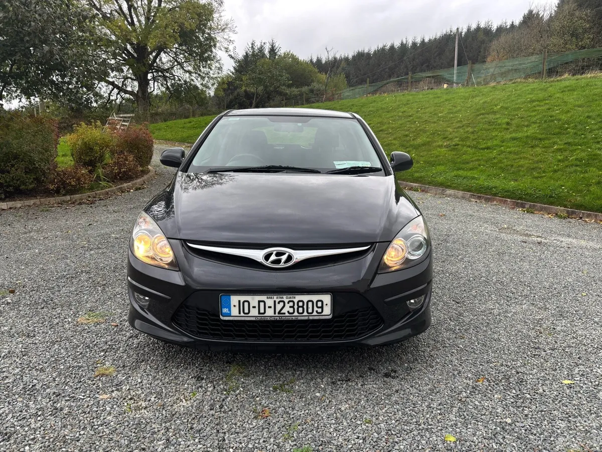 Hyundai i30 1.6Crdi Comfort Automatic - Image 1