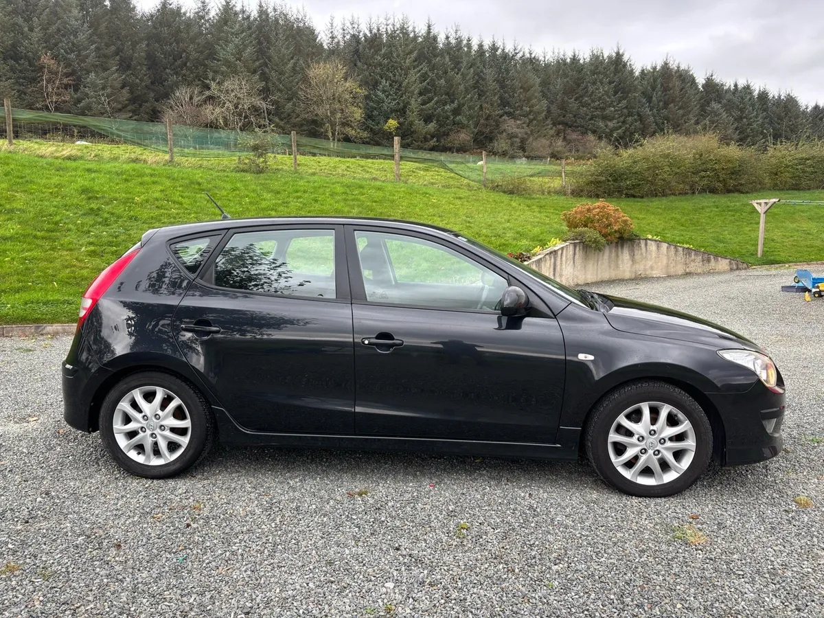 Hyundai i30 1.6Crdi Comfort Automatic - Image 2