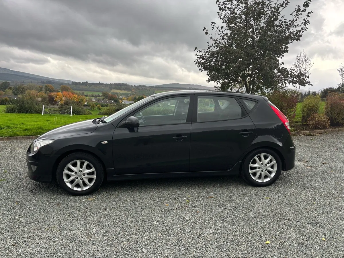 Hyundai i30 1.6Crdi Comfort Automatic - Image 3