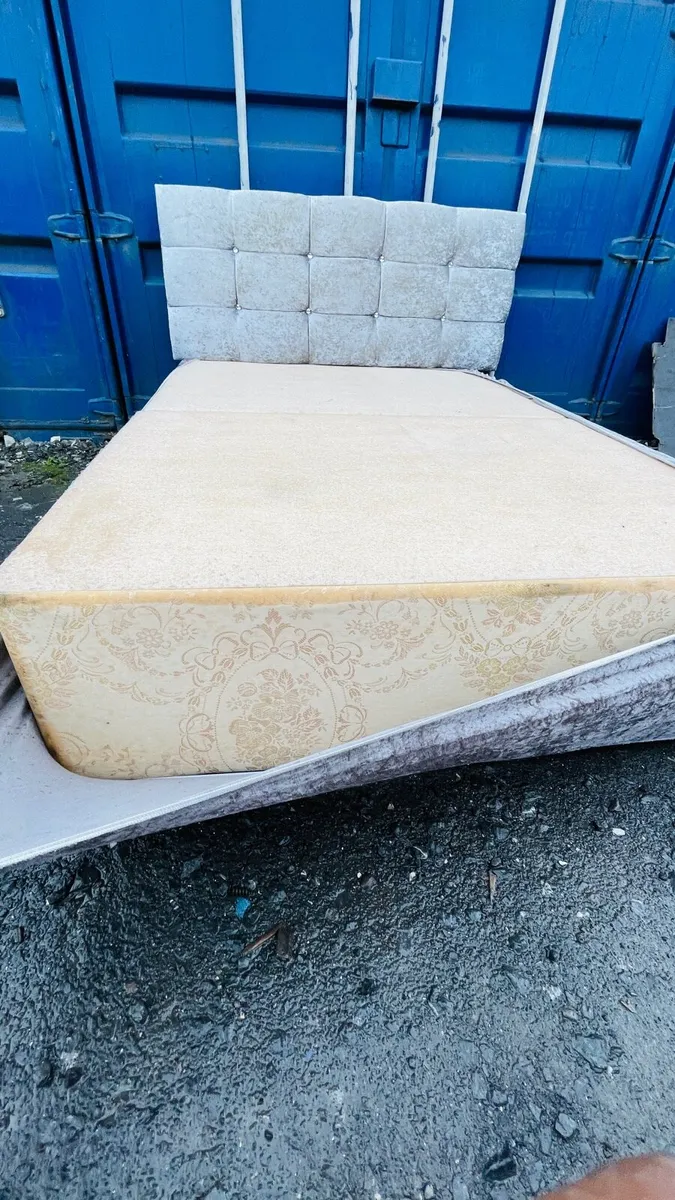 Double bed and mattress - Image 4