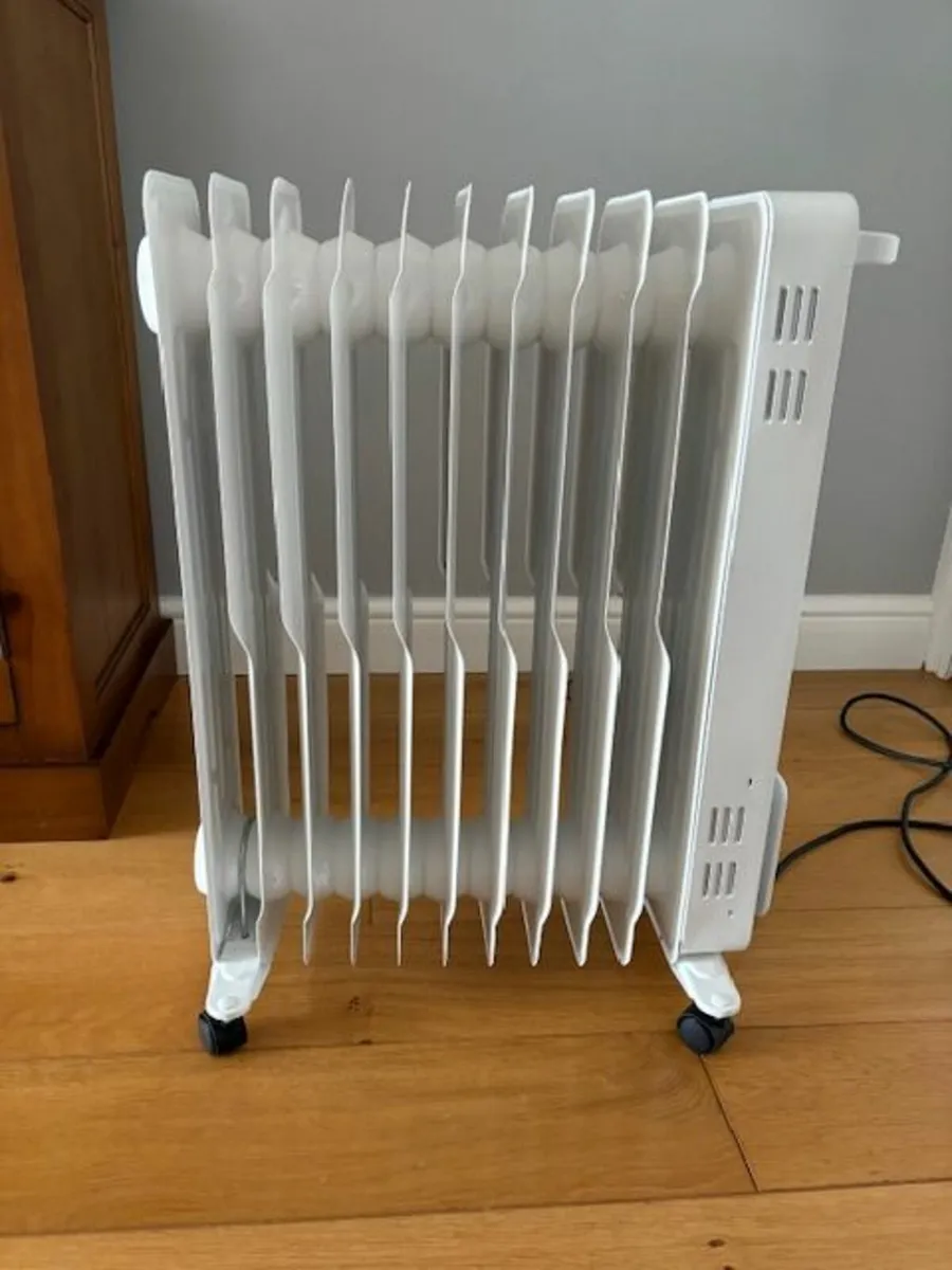 2400W Electric Oil Filled Radiator with timer - Image 1