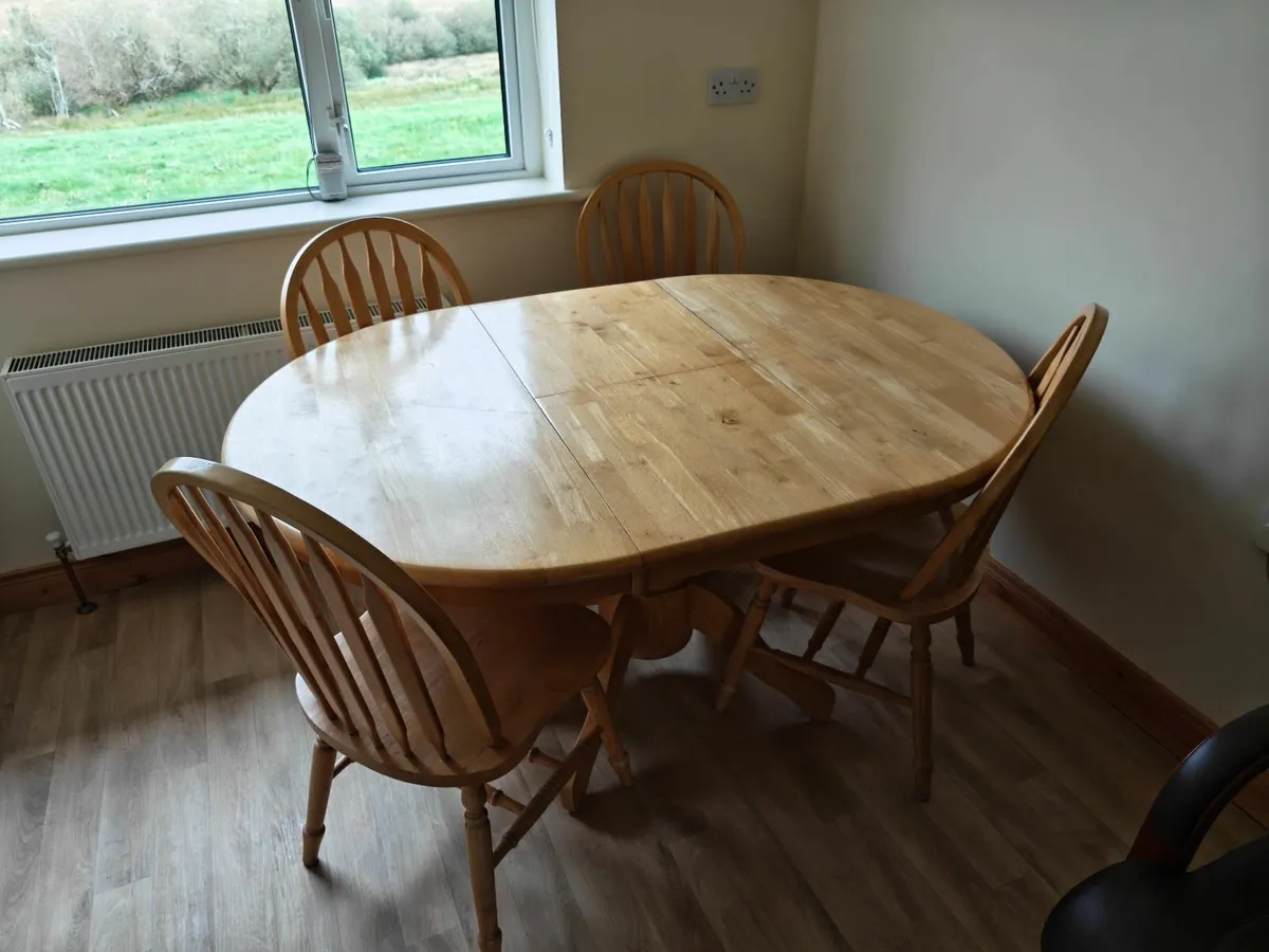 Dining Room Table & Chairs - Image 1