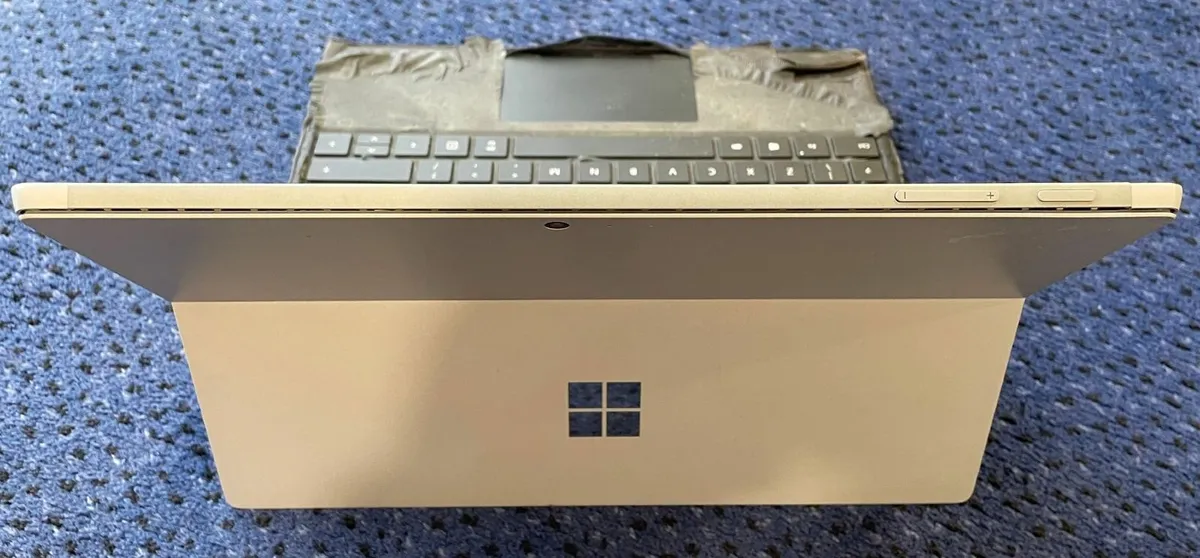 Microsoft Surface Pro 5 - Image 2