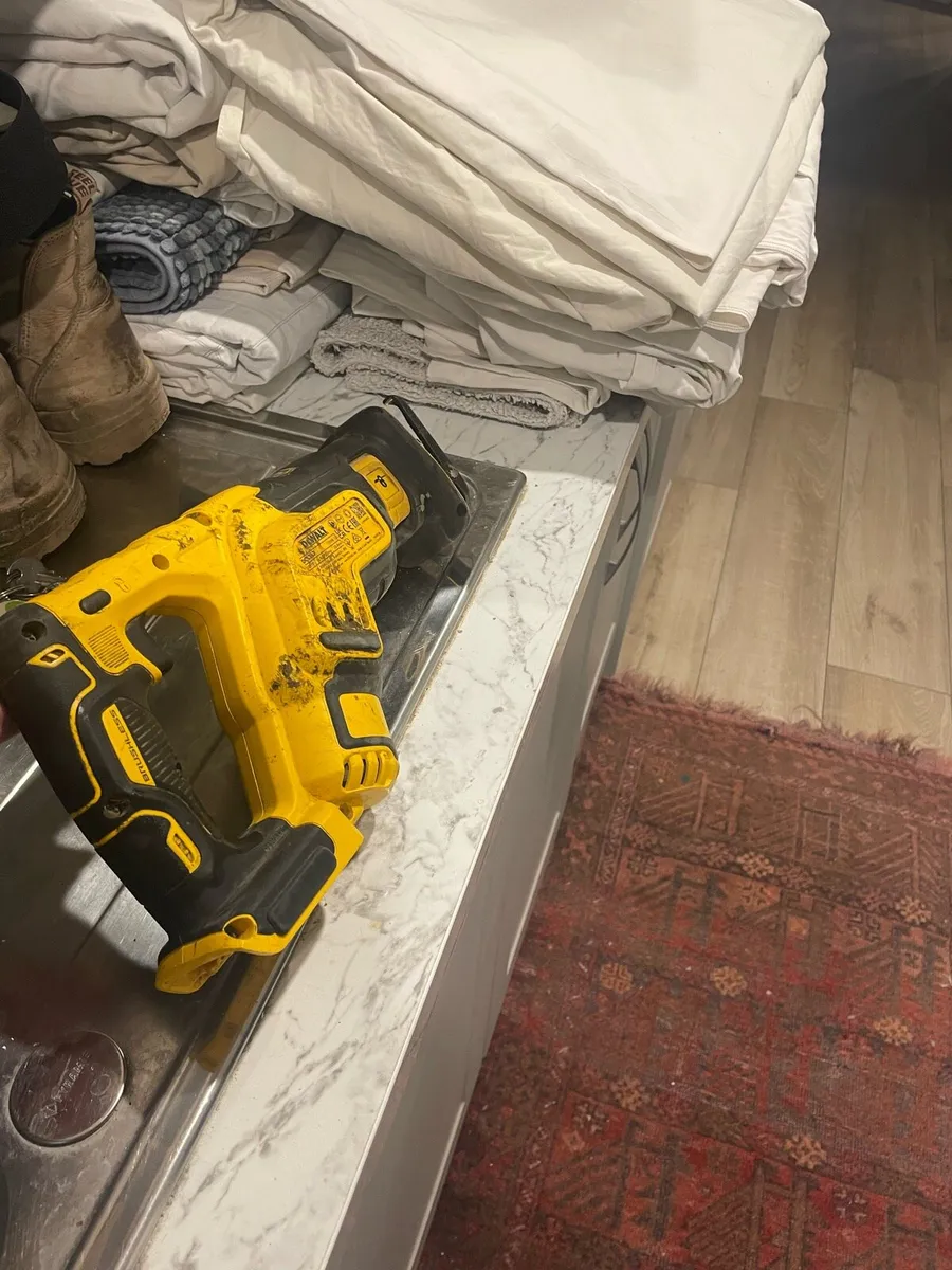 Dewalt reciprocating saw - Image 4