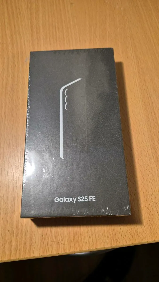 Samsung S25 FE - Image 1