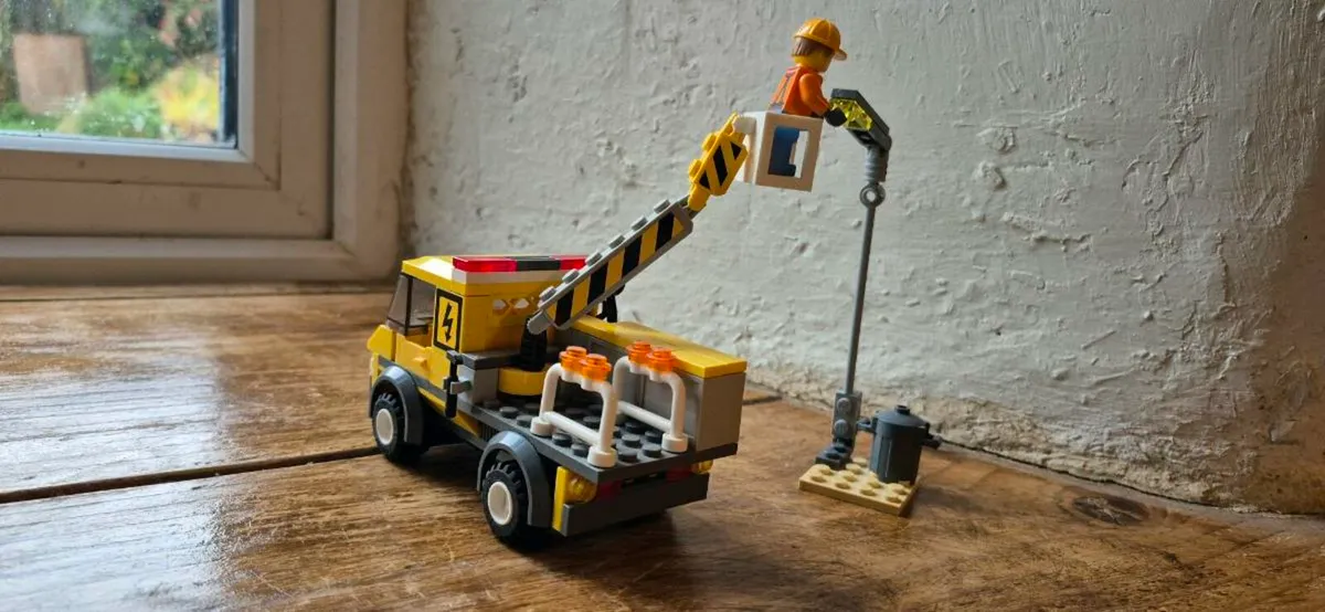 Lego Lighting Repair Lorry Set - Image 2