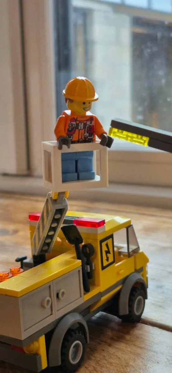 Lego Lighting Repair Lorry Set - Image 3